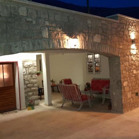 Stone House In Buljarica Villa Petrovac Eksteriør billede