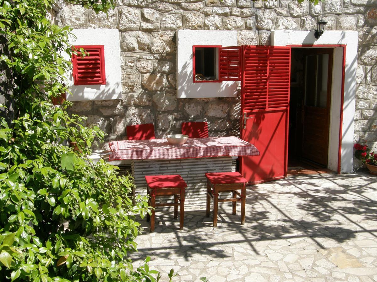 Stone House In Buljarica Villa Petrovac Eksteriør billede